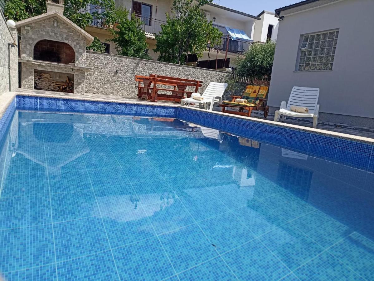 Holiday Home Larma Сень Екстер'єр фото