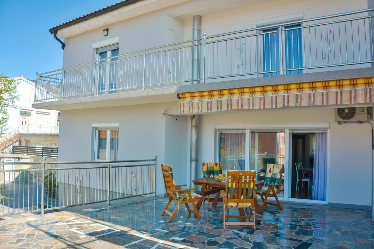 Holiday Home Larma Сень Екстер'єр фото
