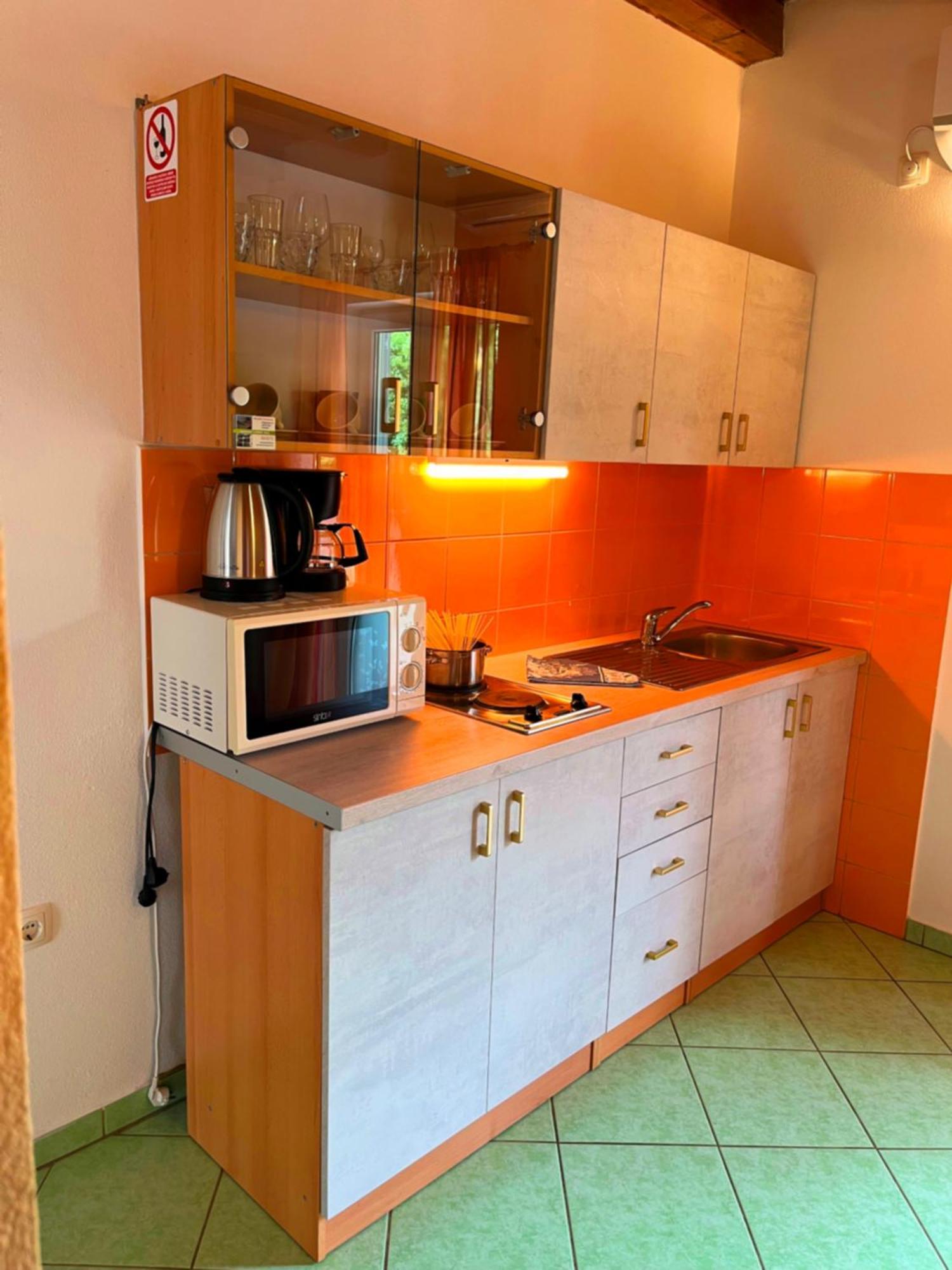 Holiday Home Larma Сень Екстер'єр фото