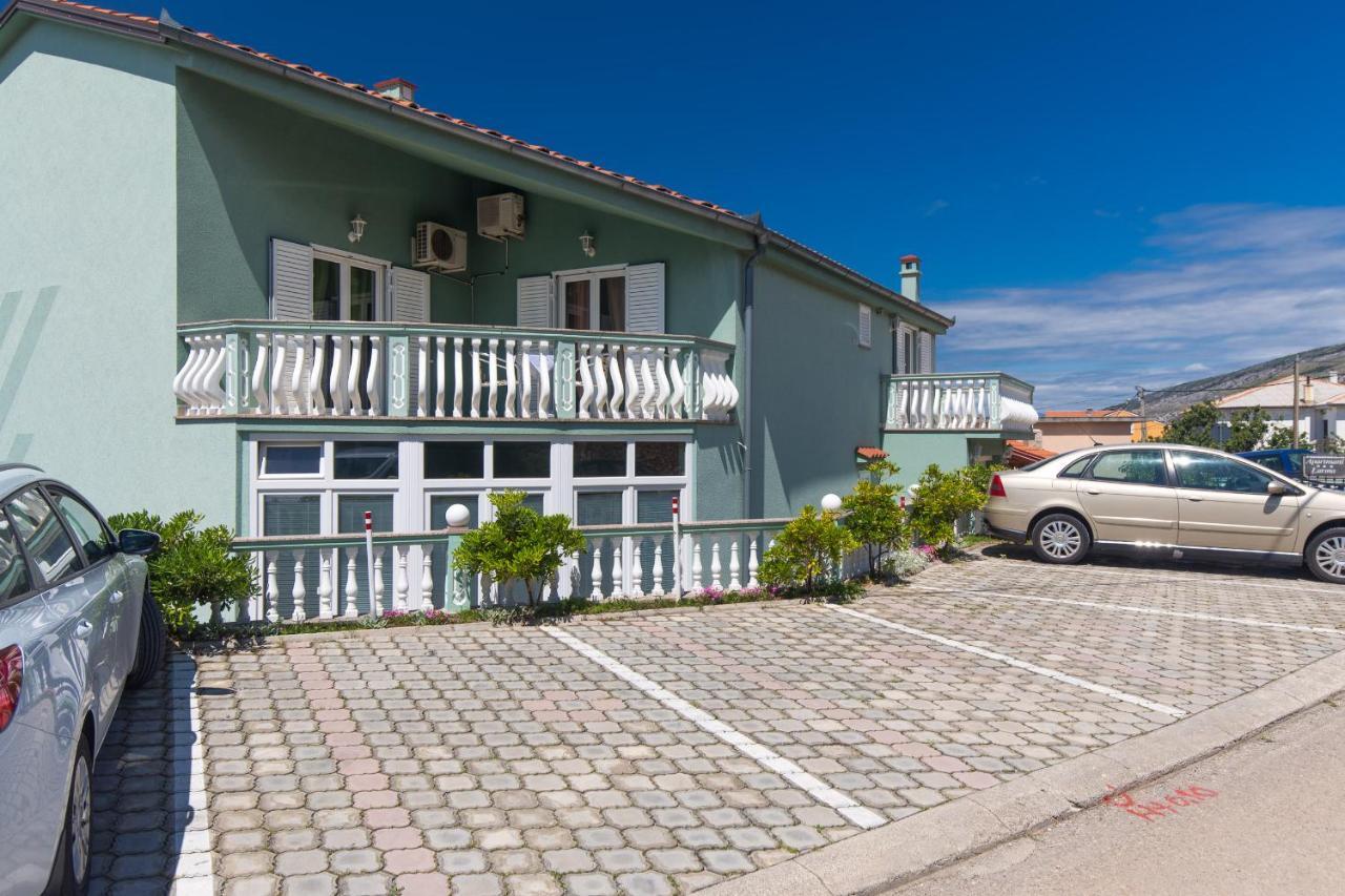 Holiday Home Larma Сень Екстер'єр фото