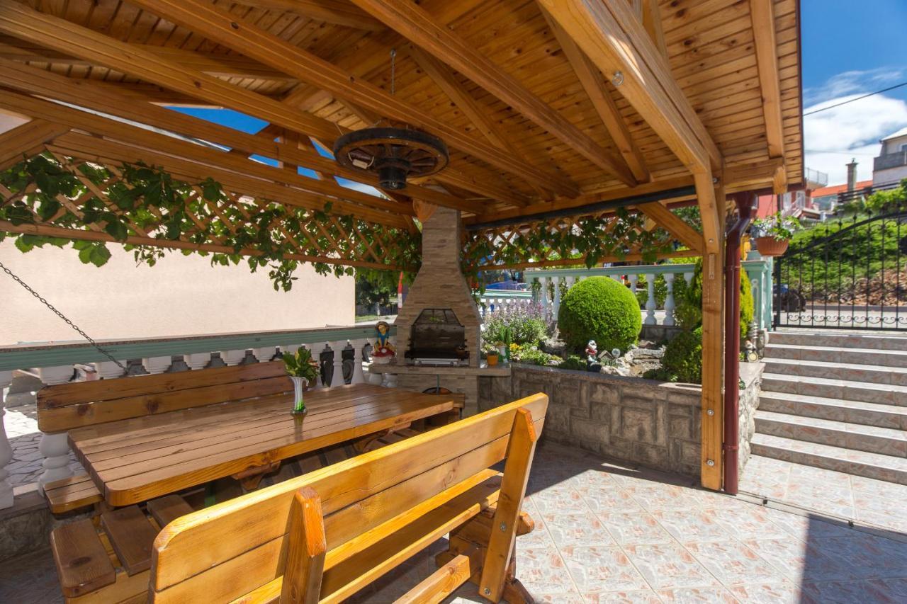 Holiday Home Larma Сень Екстер'єр фото