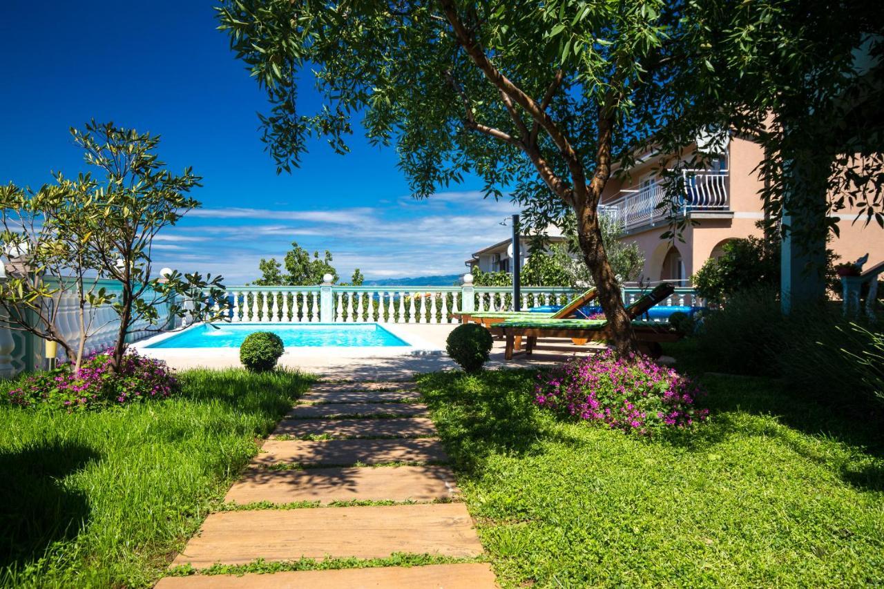 Holiday Home Larma Сень Екстер'єр фото